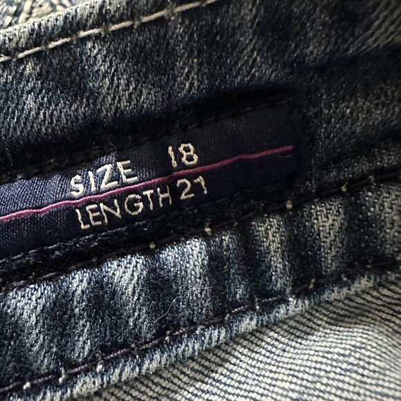 Vigoss The Chelsea Capri Jeans Plus Size 18  Stretch embroidered embellished - Picture 7 of 8